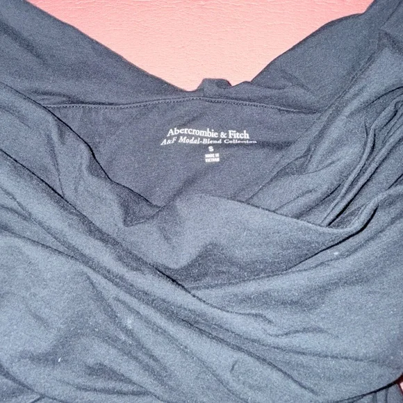 Abercrombie & Fitch Women’s Off The Shoulder Ruched Wrap Top Size Small Black - Picture 4 of 7